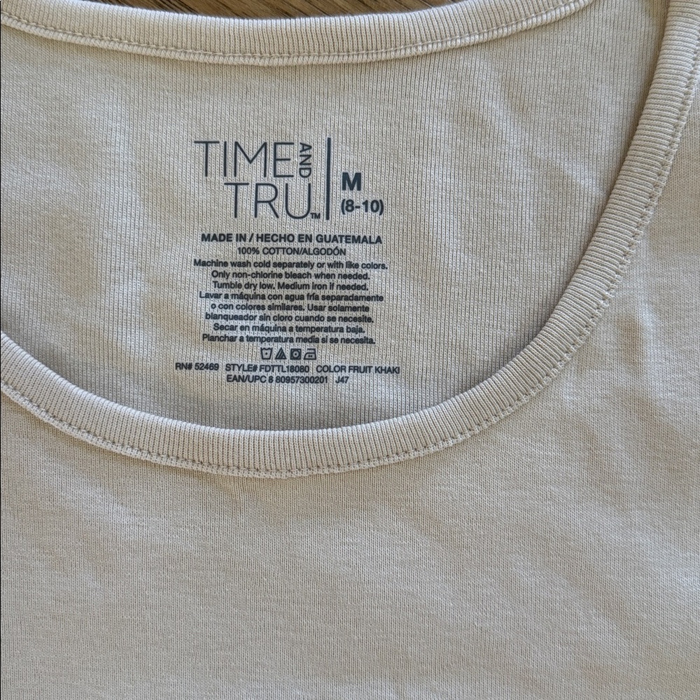 😊Time and Tru Cream, Red, and Navy Short Sleeve Tee Duo - Picture 4 of 6